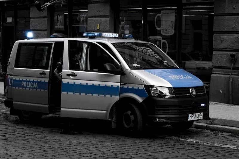 Jak załatwić staż w policji: krok po kroku do wymarzonej praktyki