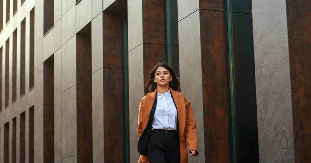 Czy na rozmowę kwalifikacyjną zabrać CV? Oto, co musisz wiedzieć