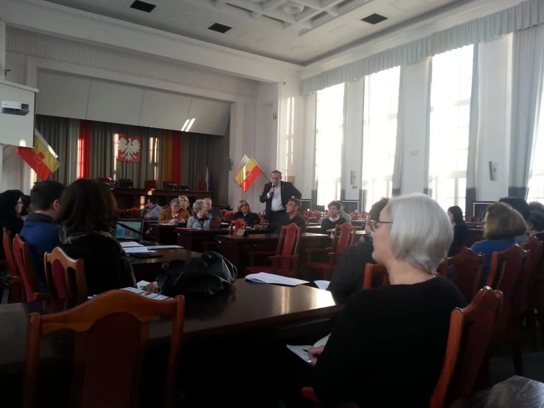Związki zawodowe nauczycieli co dają – korzyści, które warto znać