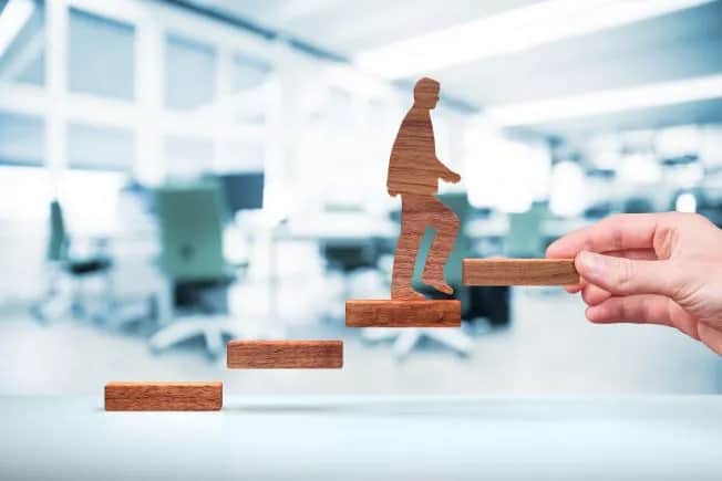 Ile trwa staż na nauczyciela mianowanego? Poznaj skrócone terminy!